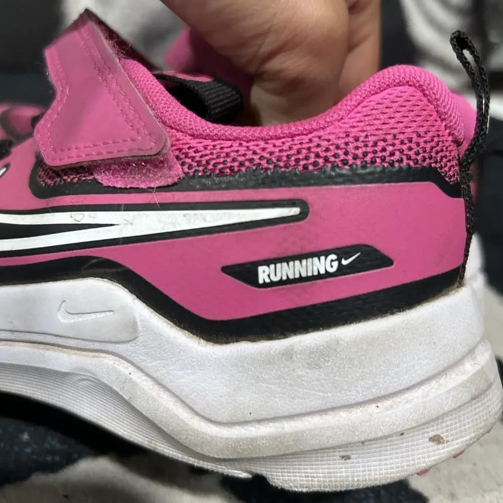 Nike Cosmic Runner PS HM4400-602 Athletic Sneaker Girls 1.5Y Pink Mesh Running